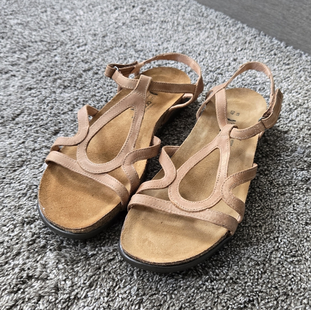 Naot Dorith Sandals NEW size EU 40